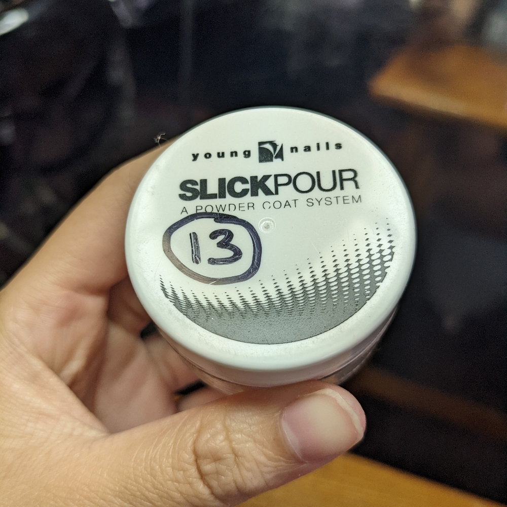 Slick Pour Powder